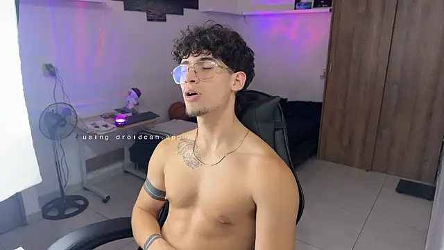 Kisan_Smith live sex cam