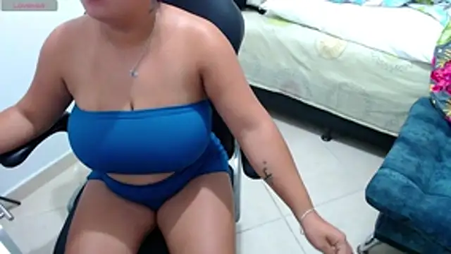 aynarakiss live sex cam