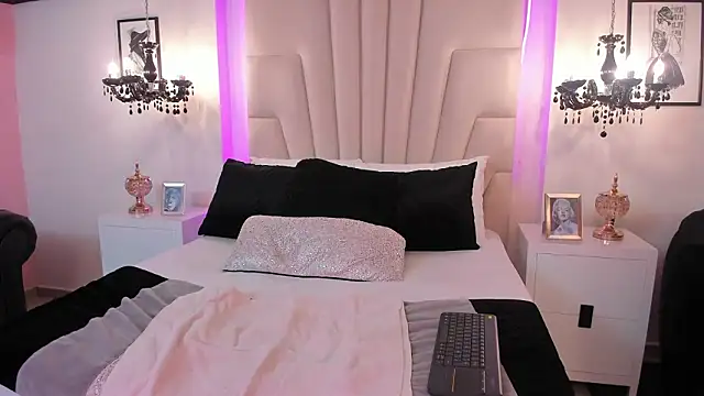 KathieJoy's cam snapshot