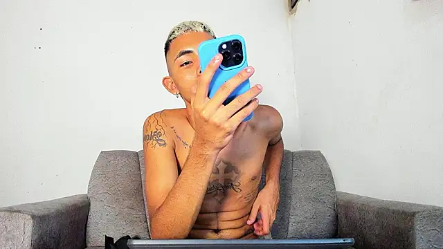 invictu_mastercum420 live sex cam