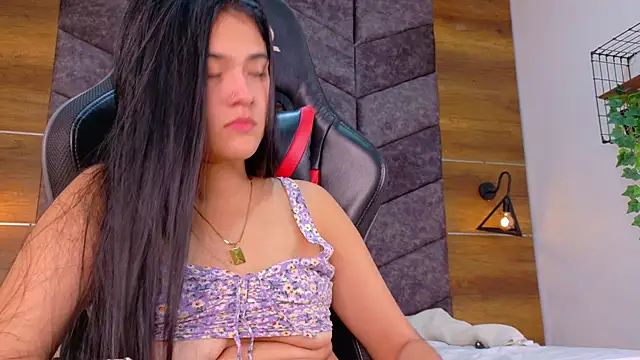 EmmaLou__'s cam snapshot