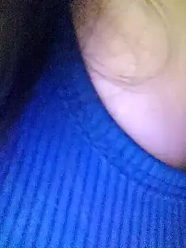 Roshni_98's cam snapshot