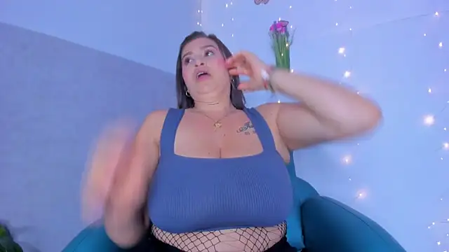 Maddy__bigboobs's cam snapshot