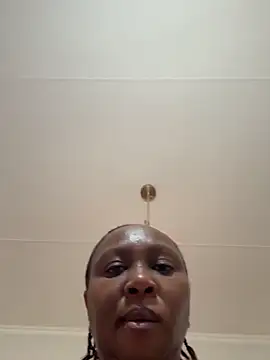 Bootyliciouse21X's cam snapshot