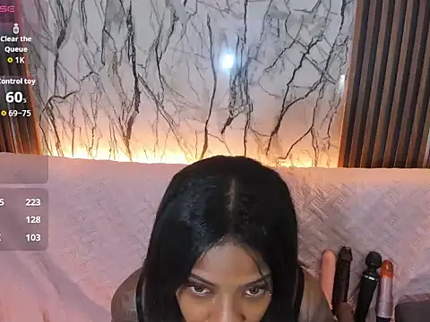 Pauline_Fox's cam snapshot