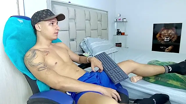 Andrew_lovely18's cam snapshot