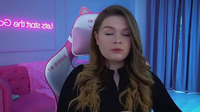 CrystalLyons live sex cam