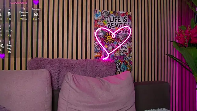 MirunaHaze live sex cam