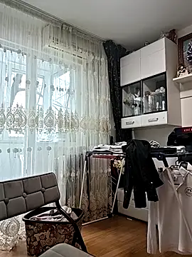 AvaDivaMilf live sex cam