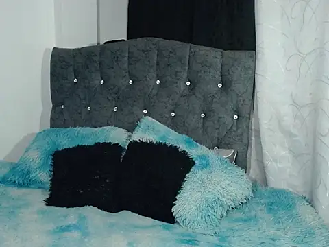 mitschellfox21 live sex cam