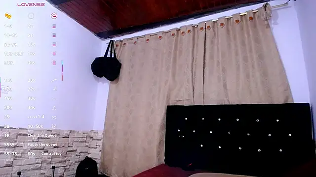 DaraKat18 live sex cam