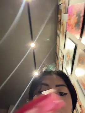 fiorella_paris's cam snapshot