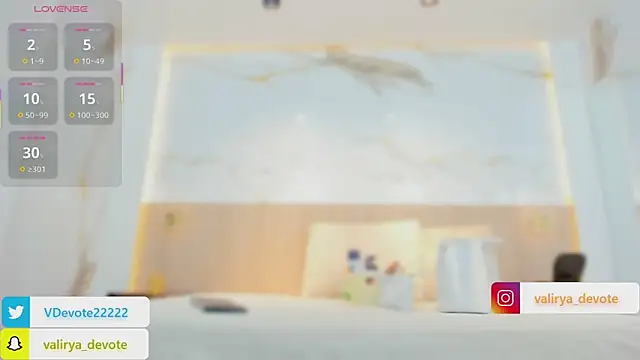 valirya_devote live sex cam