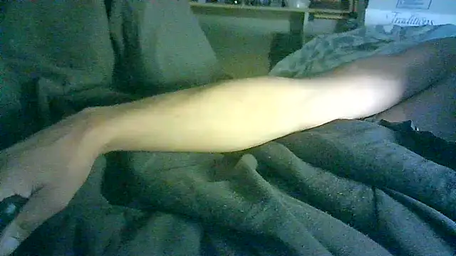 ON3YOULLN3VER_FIR3's cam snapshot