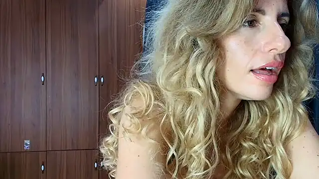 _horny_sexy_'s cam snapshot