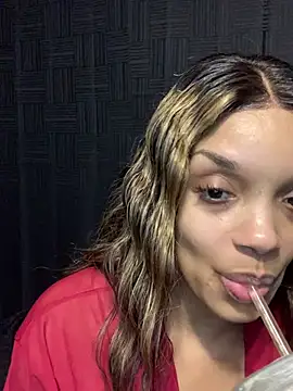 Rakiyahcharms's cam snapshot