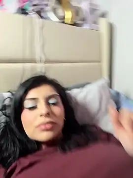 ThickerThanYoBitch live sex cam