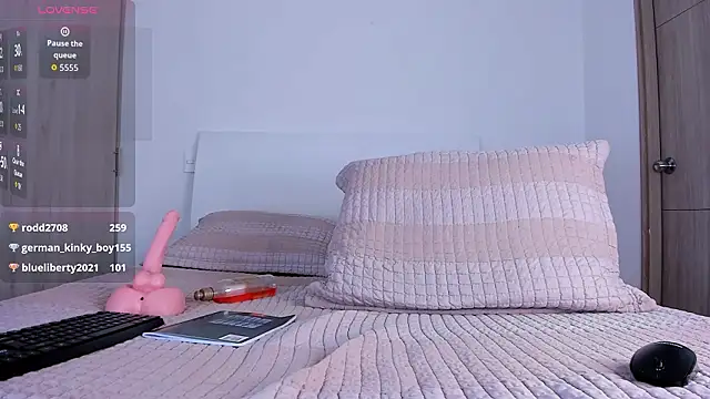 Aaron_Tate live sex cam