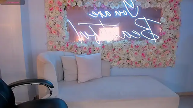 ZaraKafruni's cam snapshot