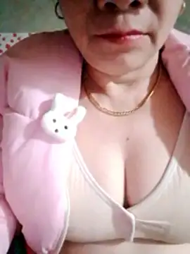 small-house123's cam snapshot