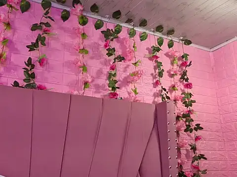 Lunaa_Brunettee's cam snapshot