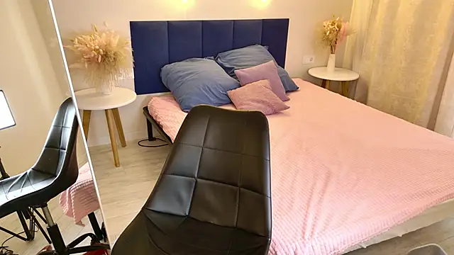 Alexis_Lovely live sex cam