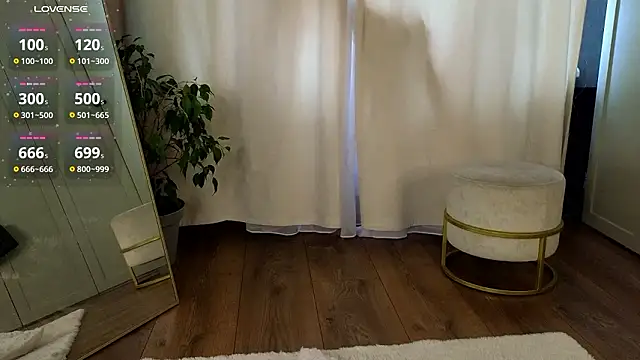 tinyanie's cam snapshot