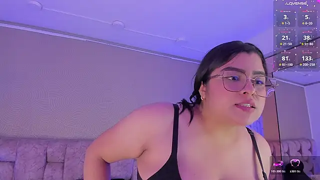 Emilyboobss's cam snapshot