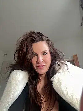 vanessariskyshow's cam snapshot