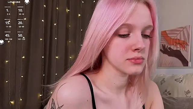 EdlaHewell live sex cam