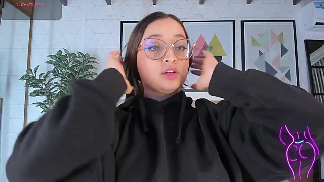 MiaKay1 live sex cam