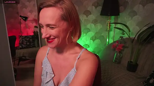 UmaTruewoman live sex cam