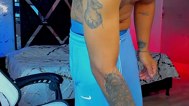 SantiagoReyesFtt live sex cam