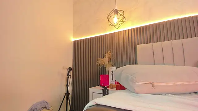 PAULETEJOHNSON live sex cam