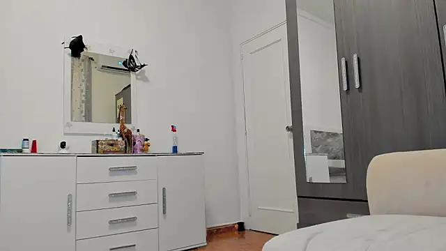 anisialuna_'s cam snapshot