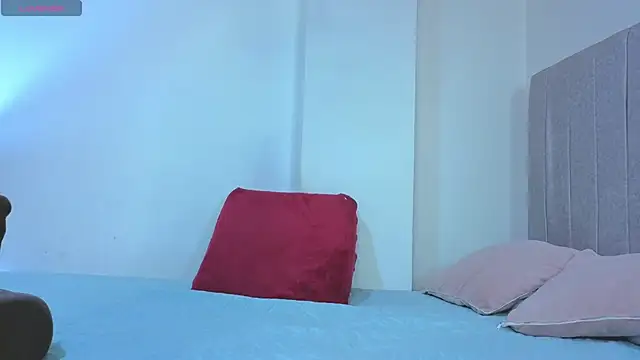 Eliie_Ruizz's cam snapshot