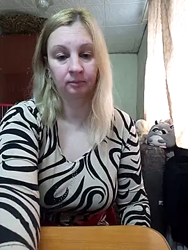 BustyBlond's cam snapshot