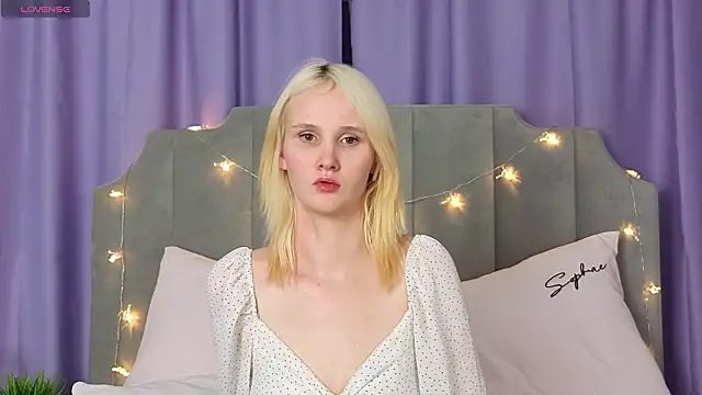 CrystalLili's cam snapshot