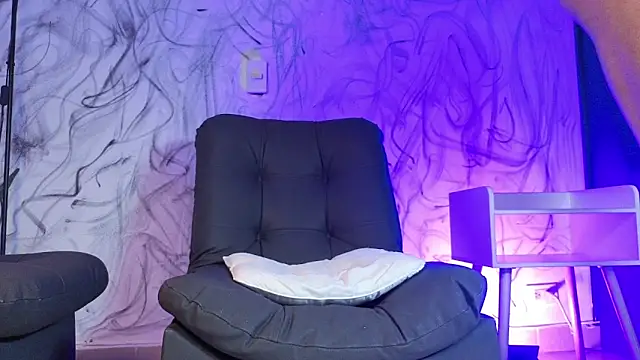 Saturno_v live sex cam