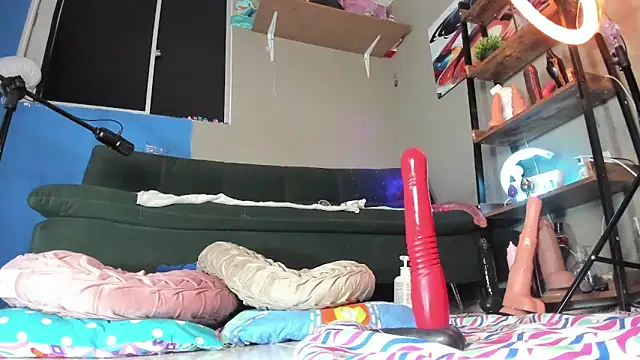 Shadia_Squirt live sex cam