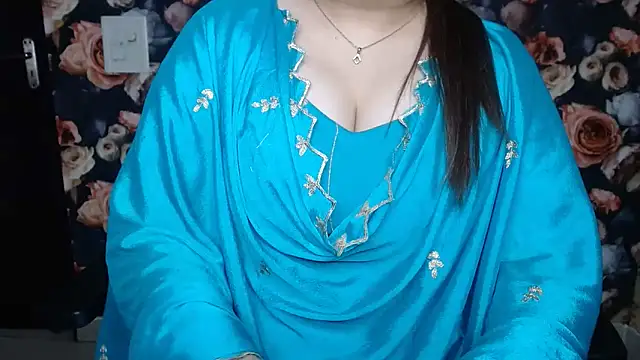 green_girl's cam snapshot