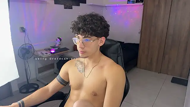 Kisan_Smith live sex cam