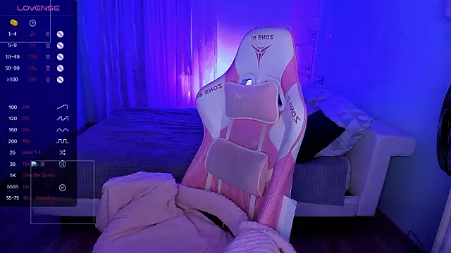 LinaBlossom_'s cam snapshot