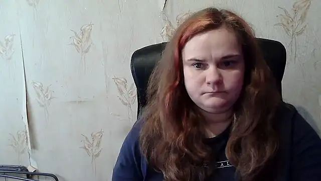 HollyXXXEva's cam snapshot