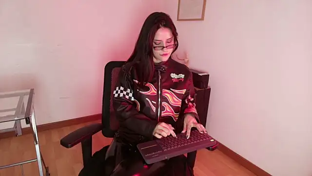 Jade_Agliyah's cam snapshot