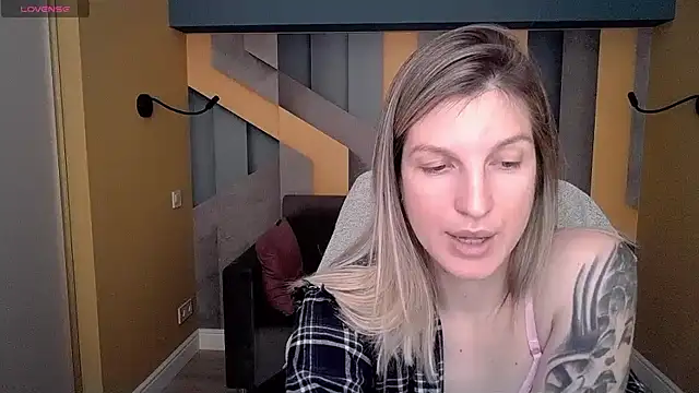 EmilyWalkeri live sex cam