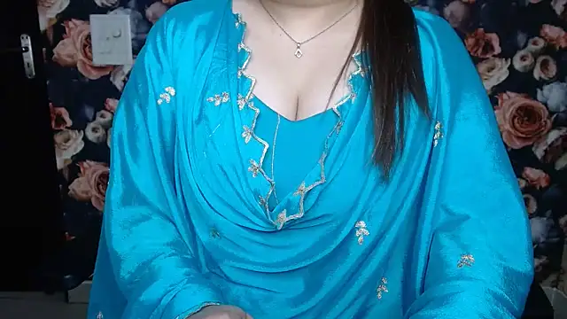 green_girl's cam snapshot