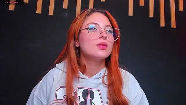 izyzys_baker's cam snapshot