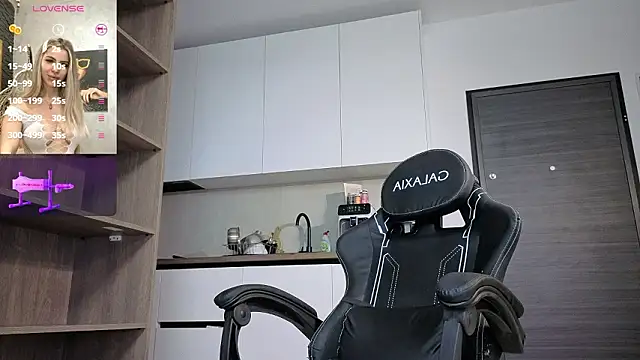 Megan_Ros's cam snapshot