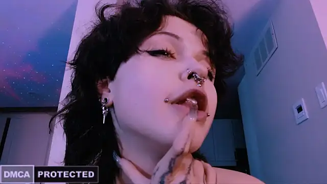 NaughtyLittleFox live sex cam